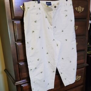Basic Editions Leaf Print Capris in White and Green